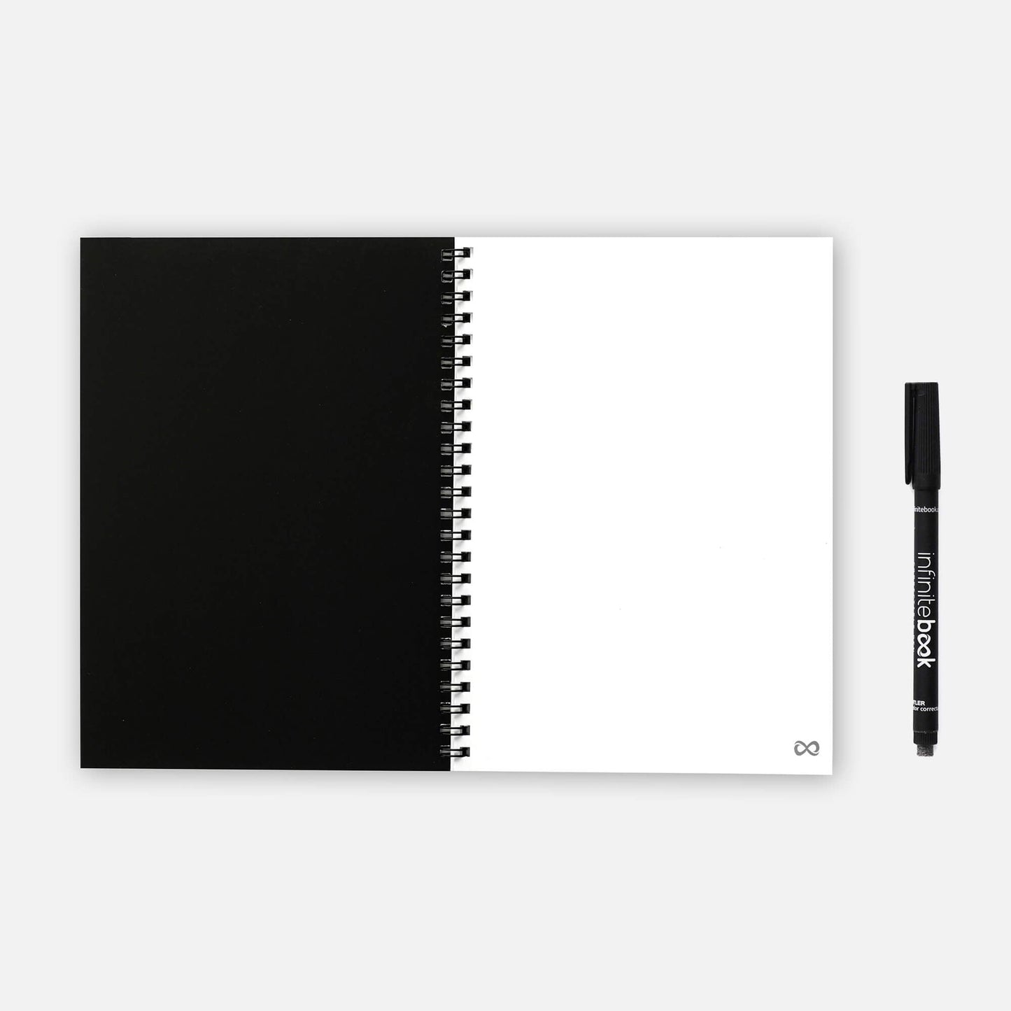 Infinitebook Svört A5 Ólínustrikuð
